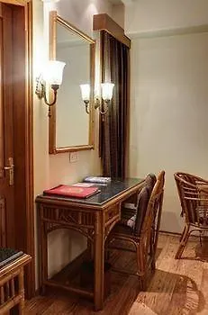 Palace On Ganges - Heritage Hotel Varanasi 3*,